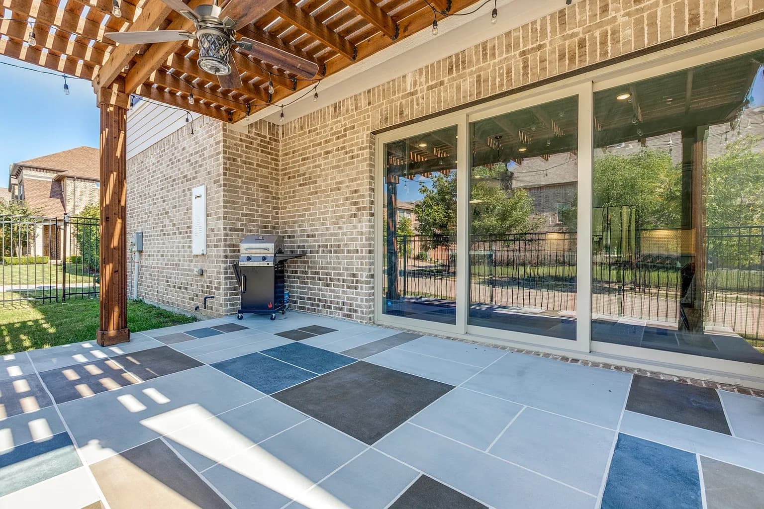 6401 Millie Way - Photo 5