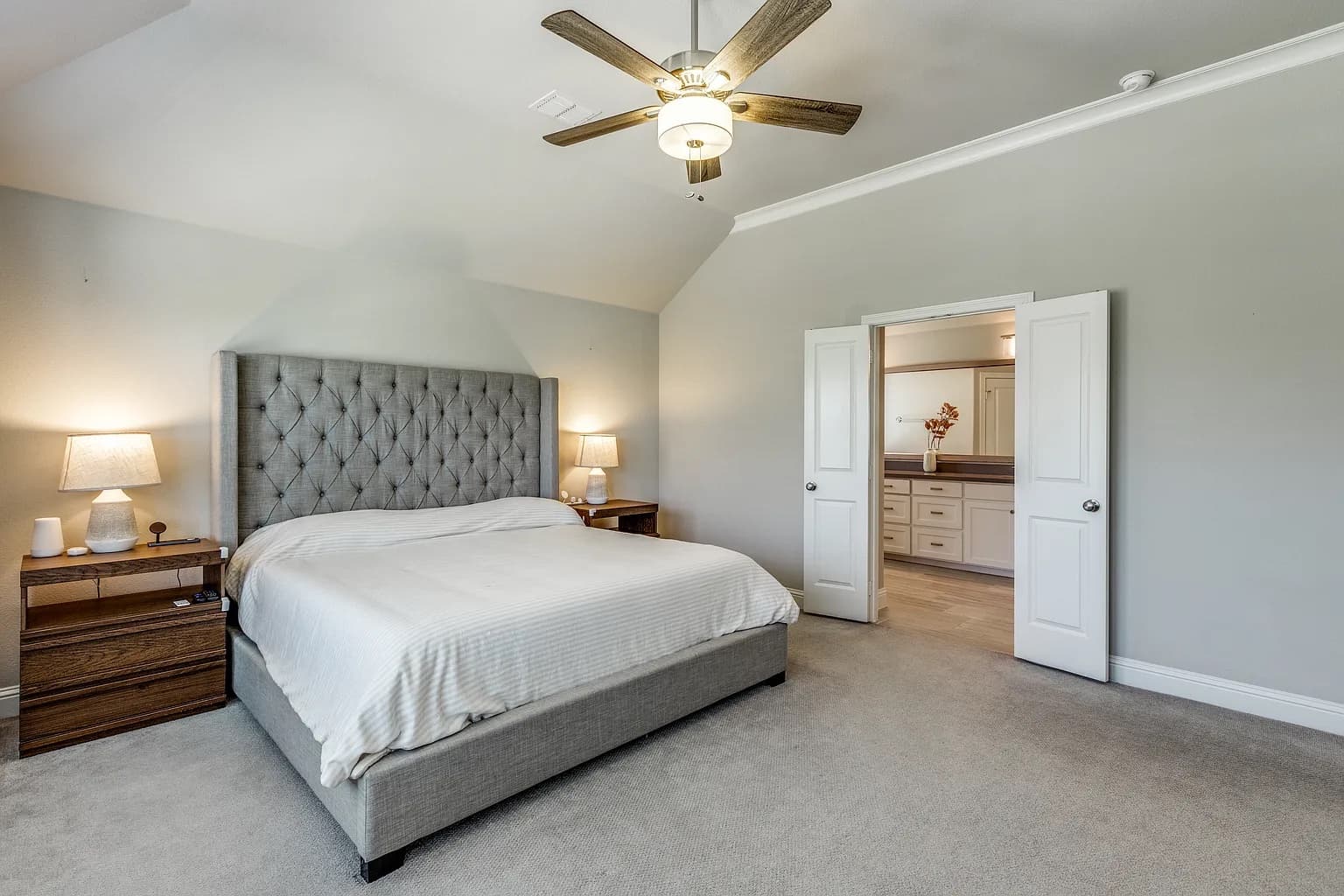 6401 Millie Way - Photo 4